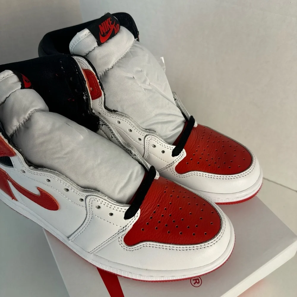 Nike Jordan 1 Retro OG white / University Red and black size 9 brand new w/ box - Picture 3 of 8